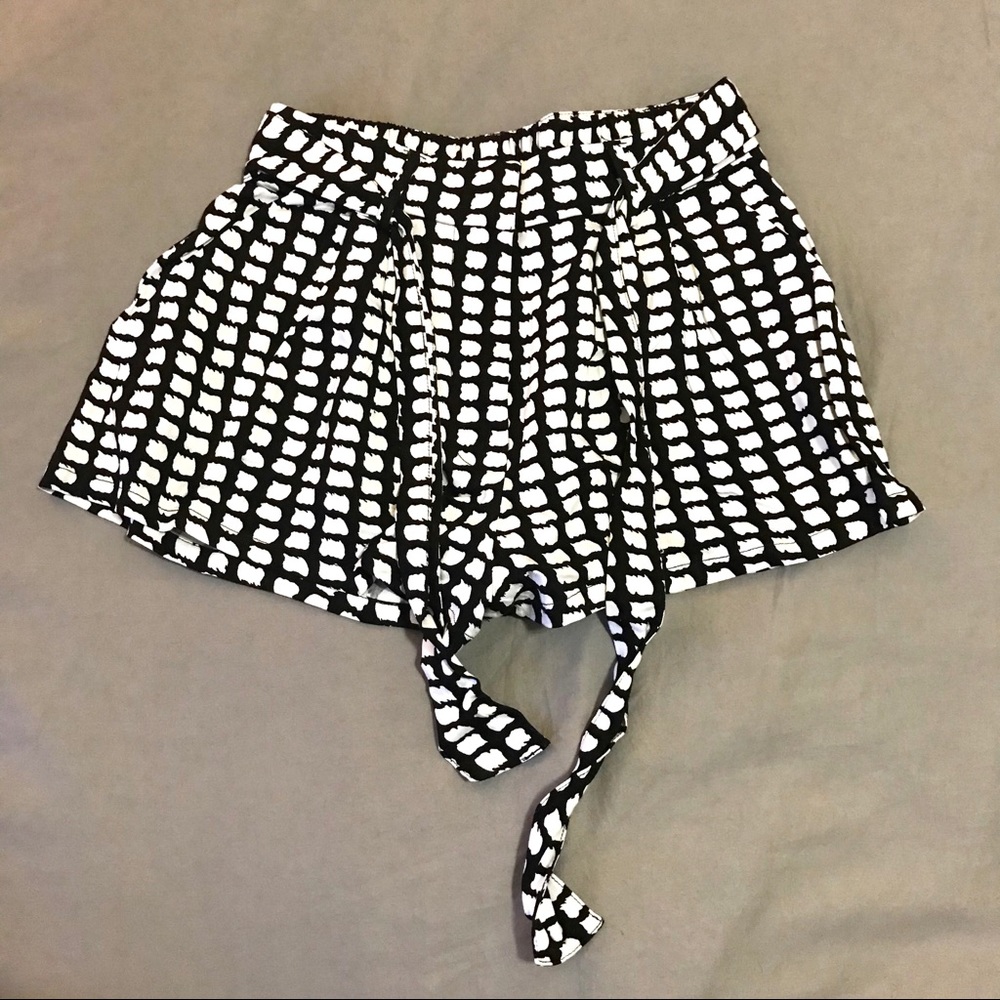 Belted shorts